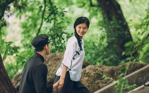 上海师生恋吃瓜,揭秘校园禁忌情缘