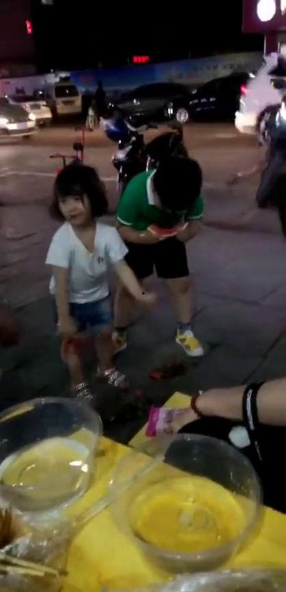 吃瓜小妹没,网络红人的崛起与影响